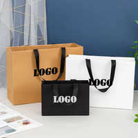 Sac fourre-tout en carton rouge avec logo personnalisé, vente en gros, sac cadeau de luxe avec poignée pour le rangement des articles
