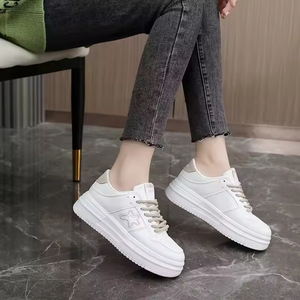 Nouvelles baskets sportives pour femmes 2026 à semelle épaisse, respirantes, à lacets, antidérapantes, pour le printemps, l'automne et l'été, idéales pour les loisirs et les étudiants - Product Image 2