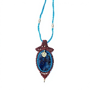 Collier Pendentif Macramé Fait Main en Lapis Lazuli Bleu, Bijou Bohème en Cristal de Guérison Réglable pour Femme, Idéal Cadeau - Product Image 1