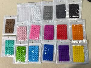 Supporto per telefono cellulare a ventosa quadrata bifacciale in silicone flessibile da 40 grani, con grande ventosa per il retro del telefono, ideale per chi cerca comodità - Product Image 1