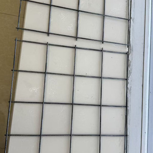 Grillage <span class=keywords><strong>soudé</strong></span> renforcé noir galvanisé à chaud de qualité usine <span class=keywords><strong>pour</strong></span> la construction - Product Image 1