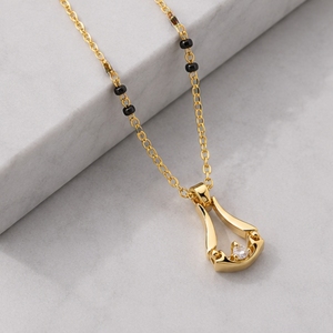 Collier Mangalsutra en or 22 carats avec perles noires pour femmes, pendentif élégant en diamant, design de bijoux traditionnel, chaîne - Product Image 3
