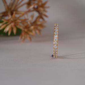 Anillo de Eternidad con Diamantes de Corte Ovalado en Oro Amarillo para Mujer, Elegante y Delgado, para Aniversario de Bodas, Joyería Fina de Lujo - Product Image 1