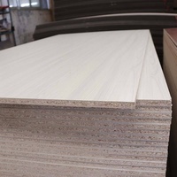 Panneau de particules mélaminé de plus grande taille 2100*3600mm 12mm 15mm 18mm Produit par l'usine de Linyi