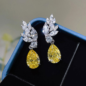 Boucles d'oreilles scintillantes en forme de poire avec feuilles florales pour femmes, bijoux élégants et tendance - Product Image 5
