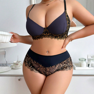Ensemble de lingerie grande taille avec dentelle, soutien-gorge sans armatures et culotte en dentelle florale - Product Image 5