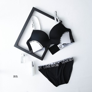 Set <span class=keywords><strong>Reggiseno</strong></span> e Mutandine Personalizzabile con Logo, Modello <span class=keywords><strong>Love</strong></span> Secret Letter, Taglia 32 Piccola Coppa A B, Senza Ferretto, Comodo e Regolabile - Product Image 4
