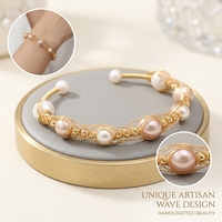Bracelet tendance en perles de niche, manchette ouverte en fil plaqué or, perle baroque, bijou fantaisie, bracelet en perles