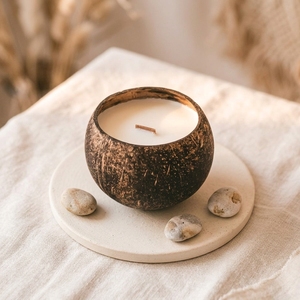 Bougie en Coque de Noix de Coco Hautement Parfumée, Mélange de Cire de Soja Non Toxique, Parfum Tropical Unique pour la Maison, Fabricant Personnalisé - Product Image 1