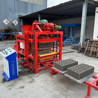 La machine de formage de blocs entièrement automatique modèle 4-25, facile à utiliser, convient aux installations de parcs.