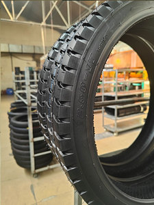 Neumáticos y Ruedas de Motocicleta de Alta Calidad 275-17, 300-17, 325-17, 275-18, Neumáticos para Motocicletas del Sudeste Asiático 275-17, 300-17, 325-1 - Product Image 3