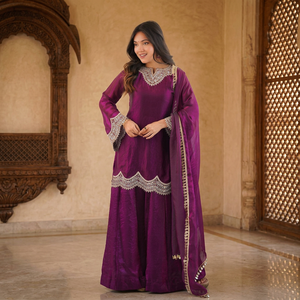 Nuevo Conjunto de Salwar Kameez de Seda con Bordado de Diseñador y Trabajo con Espejos Reales - Reversible, Sin Arrugas, para Fiestas, para Todas las Temporadas - Product Image 1