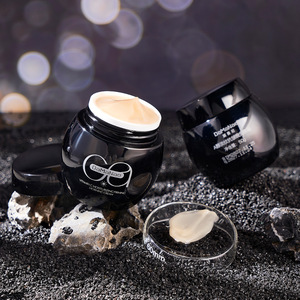 Crema de Día Antienvejecimiento de Rápida Absorción, No Grasosa, Compatible con Maquillaje, Sin Grumos, Hidratante, Textura Suave, Para Todo Tipo de Piel - Product Image 5