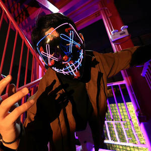 Luckykoo Spot Wholesale El Horror Led Máscara facial Halloween PVC Luz fría Led <span class=keywords><strong>Joker</strong></span> Máscara en forma de V Máscara LED para fiesta de disfraces - Product Image 2