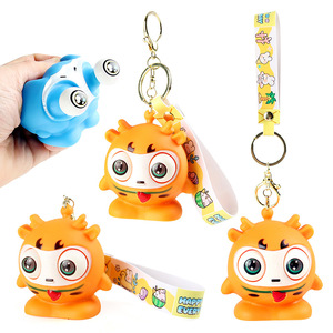Porte-clés animal mignon à presser, jouet anti-stress 3D à yeux boule, jouet sensoriel doux, breloque de sac pour enfants et adultes - Product Image 1