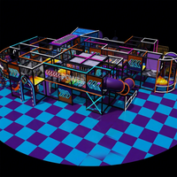 Structure de jeu commerciale intérieure pour enfants, type Cube City multi-niveaux, haute technologie, avec zone de jeu néon, prix usine attractif