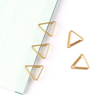 Clips de bureau en fil d'acier à ressort métallique élégant de 20 mm, triangle doré, vente en gros, aimant, catégorie de produits