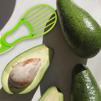 Keukenhulpje Multifunctionele Avocado-ontpitter, -snijder en -pitter 3-in-1 van plastic met beschermhoes