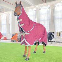 Couverture d'hiver imperméable personnalisée en gros pour chevaux, couverture d'écurie avec rembourrage en coton, produits équestres