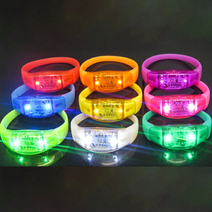Recuerdo de Fiesta con Logotipo Personalizado, Pulsera de Silicona LED Activada por Sonido, Pulsera LED Activada por Movimiento para Conciertos - Product Image 1