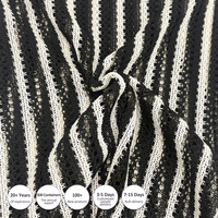 Tissu de tricot chaîne à rayures texturées de luxe | Matériau extensible côtelé pour robes de mode, vêtements de sport et rembourrage