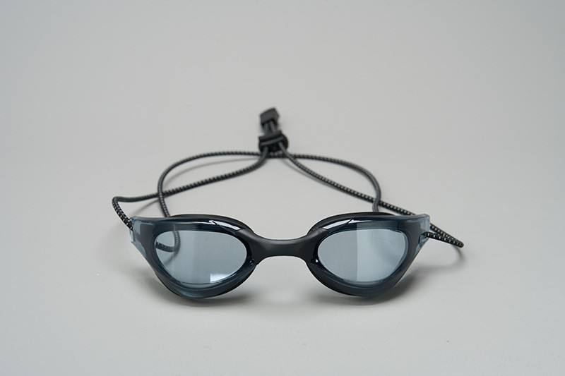 Verres marron noir mat en boîte