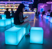Table et bancs lumineux LED 16 couleurs pour extérieur, prix usine, résistants à l'eau, pour hôtel, piscine, fête, événement