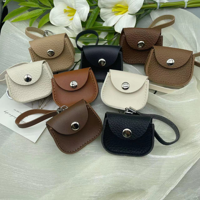High Quality Headphone Storage Bag Handmade Leather Mini Bag Coin Purse Earphone Cover Car Keychain Pendant Hanging Decoration