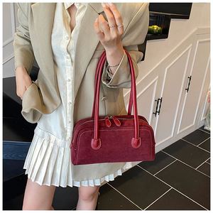 Nouveauté Sac fourre-tout en daim PU imperméable grande capacité avec logo personnalisé Sac à bandoulière polyvalent pour femme pour l'automne-hiver - Product Image 4