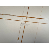 Îlot de cuisine de luxe en pierre frittée Calacatta Blanc d'Italie, grande dalle avec veines grises, table basse pour mur de villa