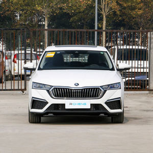 <span class=keywords><strong>Precio</strong></span> barato Exportación de coche <span class=keywords><strong>Skoda</strong></span> <span class=keywords><strong>Octavia</strong></span> 5 puertas 5 asientos sedán de gas coche de gasolina vehículo - Product Image 2