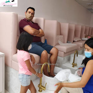 Nouvel équipement de salon de luxe 2023, double lumière, <span class=keywords><strong>station</strong></span> de pédicure rose fantaisie avec massage - Product Image 3