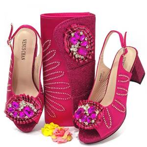 Magnifique robe pour femme, chaussures à talons hauts, sac assorti - Product Image 3