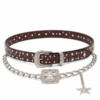 Pendentif carré en cuir de vachette clouté style western rétro avec œillets, chaîne et étoile, style punk Y2K, double couche, décoratif et durable