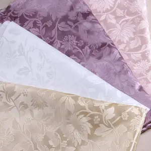 提花涤纶绸缎色织面料精致独特的花瓣设计
