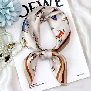 <span class=keywords><strong>Foulard</strong></span> Quadrato Piccolo in Seta con Stampa Animale Cavallo alla Moda, Sciarpa Decorativa da Collo in Vera Seta per Donna, Primavera Estate, Regalo per la Mamma - Product Image 2