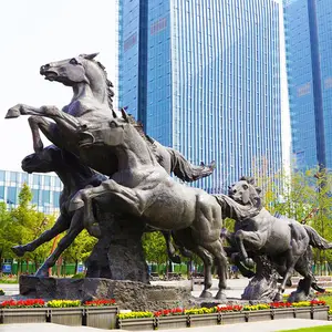 मध्यकालीन प्राचीन बड़े घुड़सवारी वाले कूदते घोड़े के साथ योद्धा धातु कांस्य व्यक्ति शूरवीर मूर्तियां मूर्तियां