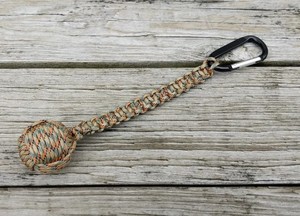 2025 thiết kế mới ngoài trời bền Paracord khỉ nắm tay bóng Lõi 12 inch dài dây buộc Keychain khỉ nắm tay hôn - Product Image 5