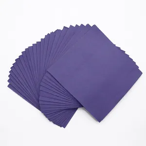مناديل ورقية للاستخدام مرة واحدة للكوكتيل بألوان أرجواني مقاس 33×33 سم 13×13 بوصة 17 جم مناديل ورقية ملونة 2و4 طبقات