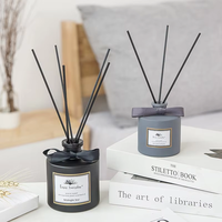 Diffuseur de roseaux en rotin indonésien de qualité supérieure - 100 ml/200 ml Longue durée, Ensemble d'aromathérapie pour la maison et le bureau