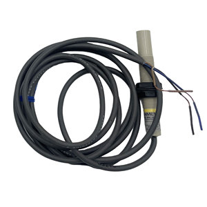 Brand New E2K-X4ME1 M12 Cylindrical Threaded Capacitive Proximity Sensor 4mm for Detecting Non-Metallic Liquids - Product Image 4