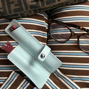 Simple PU leather <b>handheld</b> lipstick pouch, smudge-proof lip liner case with <b>mirror</b>, portable lipstick storage case. - Product Image 4