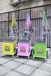 Vitrine réfrigérée multifonctionnelle à 4 roues pour hot-dogs, restauration rapide, glaces et boissons, prix d'usine, économique, usage commercial - Product Image 4