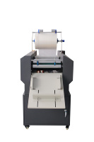 آلة تغليف حراري أوتوماتيكية بالكامل طراز SMFM390G-Pro من SENWEI، منتج جديد، سعة 390، مع نظام تغذية بالشفط وتسخين بالزيت