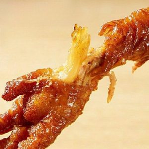 ขนมขบเคี้ยวบรรจุภัณฑ์สุญญากาศขายส่ง ขนมจีน <span class=keywords><strong>ขาไก่</strong></span>รสเผ็ดไทเกอร์สกิน - Product Image 3