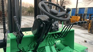 Chariot élévateur diesel Mitsubishi FD150 FD120 FD70 d'occasion à prix avantageux avec positionneur latéral, bon état, 15 tonnes, modèle 2020 - Product Image 6