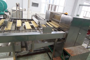 Dây Chuyền Sản Xuất Mì Ăn Liền Maggi Thương Mại Máy Làm Mì Maggi - Product Image 5