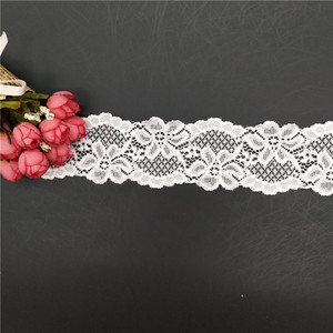 ผ้าถักเลื่อมฝรั่งเศสสีขาวกว้าง5.5ซม. ผ้าหอยเชลล์ลูกไม้ตัดเย็บเสื้อผ้าไนลอนสแปนเด็กซ์ RT304 - Product Image 3