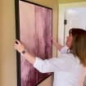 Pétales dorés, cheveux floraux, portrait abstrait, décoration élégante, art féminin texturé, toile rose dorée, décoration intérieure de la maison - Product Image 3