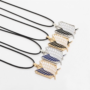 Collar con Colgante <span class=keywords><strong>de</strong></span> <span class=keywords><strong>Ataque</strong></span> a los <span class=keywords><strong>Titanes</strong></span>, <span class=keywords><strong>Alas</strong></span> <span class=keywords><strong>de</strong></span> <span class=keywords><strong>la</strong></span> <span class=keywords><strong>Libertad</strong></span>, Joyería Tata Kai, Serie <span class=keywords><strong>de</strong></span> Anime Popular, Levi Ackerman - Product Image 1
